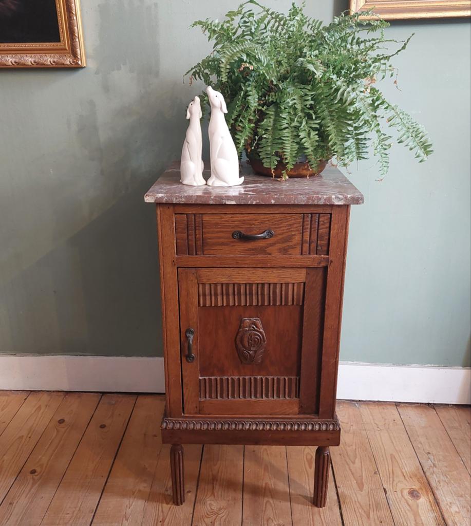 Lucky Vintage Antiek Frans Kastje met marmeren bovenblad, Huis en Inrichting, Slaapkamer | Nachtkastjes, Ophalen, Minder dan 45 cm