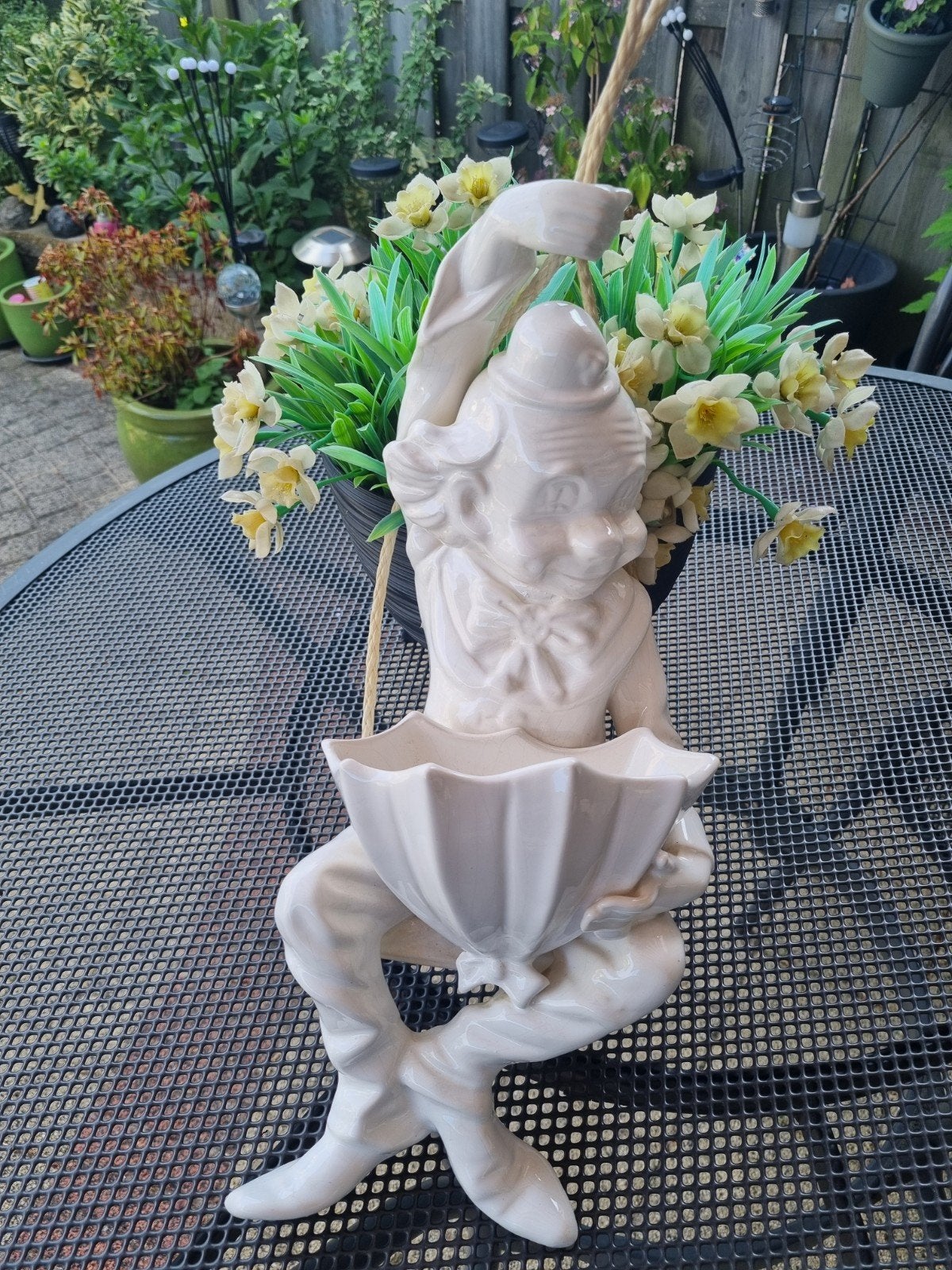vintage bloempothanger clown, Ophalen