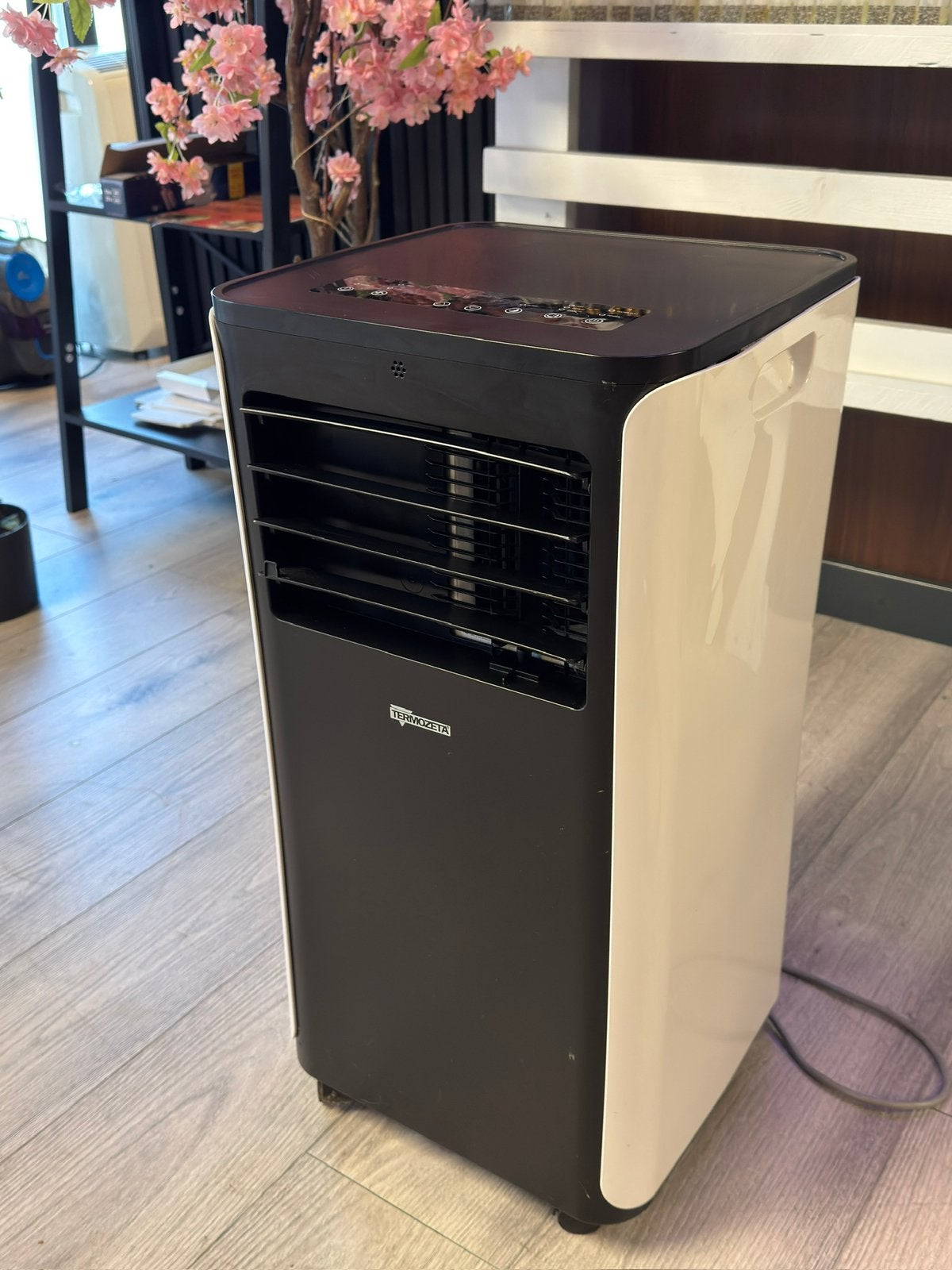 Airco mobiel ijskoud btu 9000, Witgoed en Apparatuur, Airco's, Minder dan 60 m³, 3 snelheden of meer, Ophalen of Verzenden, Zo goed als nieuw