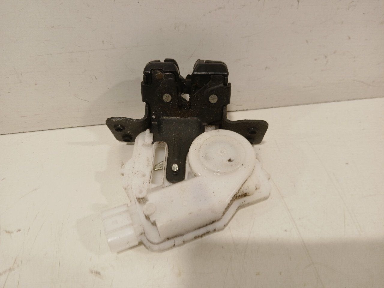 Slot mechaniek kofferdeksel achterklep elektrisch Fiat 500, Auto-onderdelen, Onderdelen@venauto.nl, Van der Ven Autorecycling B.V.