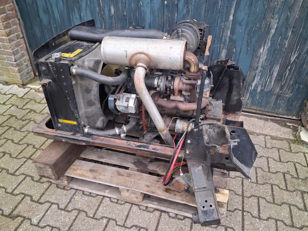 Kubota V2003-T Turbo dieselmotor - 3183 uur, Doe-het-zelf en Verbouw, Ophalen, Gebruikt, Dieselmotor, 1400 tot 1800 rpm