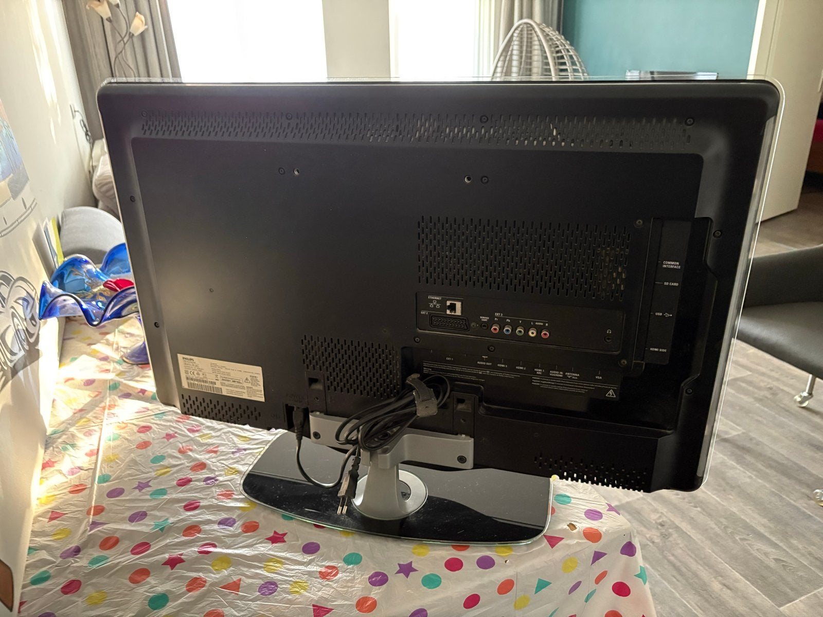 Philips LCD TV met afstandsbediening, Audio, Tv en Foto, Televisies, Ophalen, Philips, Gebruikt, 50 Hz