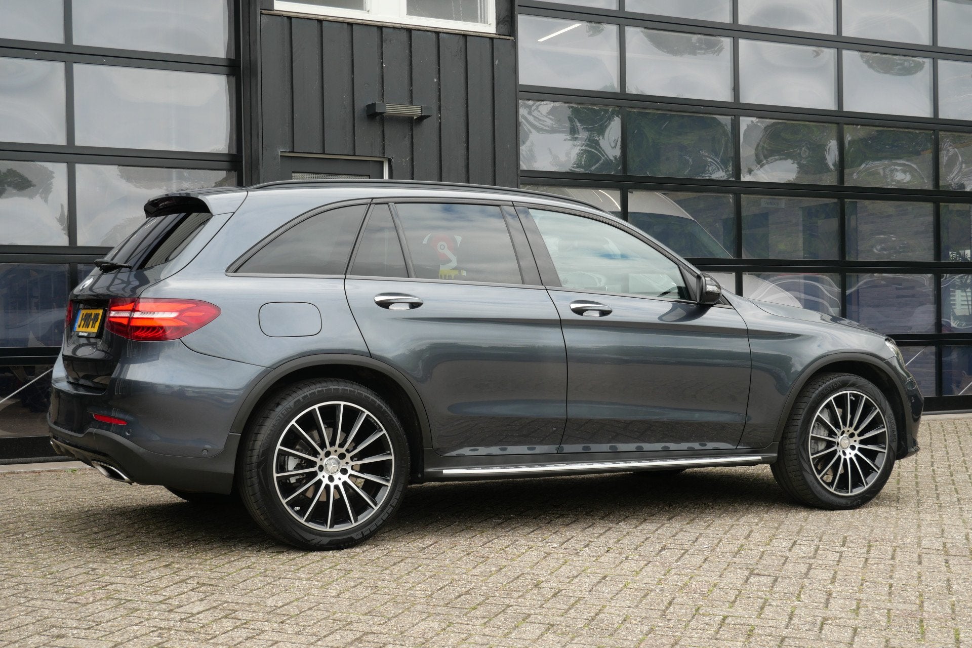 Mercedes-Benz GLC 250 4MATIC Edition 1 | Carplay | Trekhaak, Auto's, Gebruikt, 4 cilinders, Automatische klimaatregeling, Vierwielaandrijving