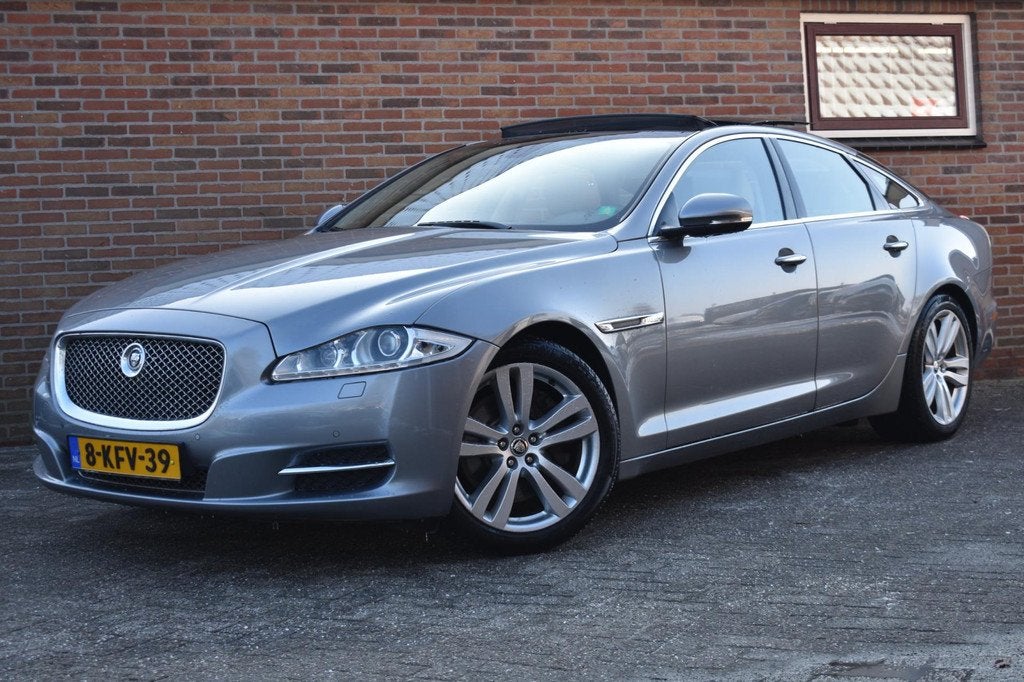 Jaguar XJ 3.0 V6D Premium Luxury '12 Leder Clima Pano Cruise, Auto's, Euro 5, Achterwielaandrijving, Gebruikt, Beige