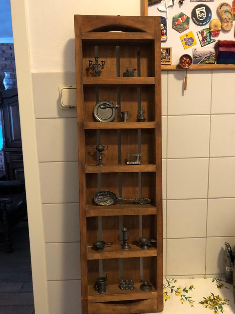Steenvorm met tinnen minifiguren, Ophalen, Gebruikt