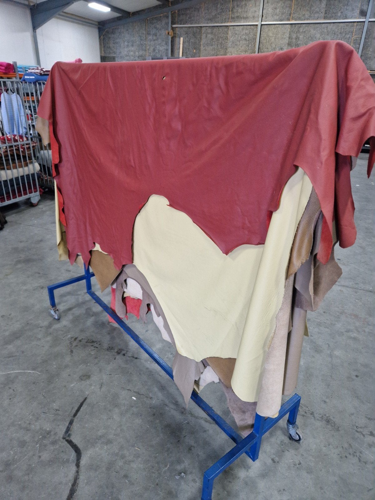 Diverse partij leer in verschillende kleuren en maten, Meerkleurig, 120 cm of meer, Leer of Kunstleer, Ophalen of Verzenden