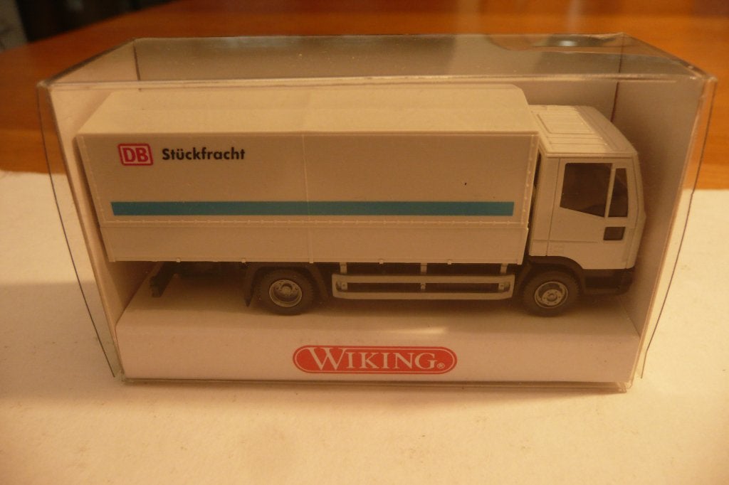 HO spoor DB Stückfracht Wiking Iveco Euro Cargo in OVP, Ophalen of Verzenden, Nieuw, Bus of Vrachtwagen, Wiking