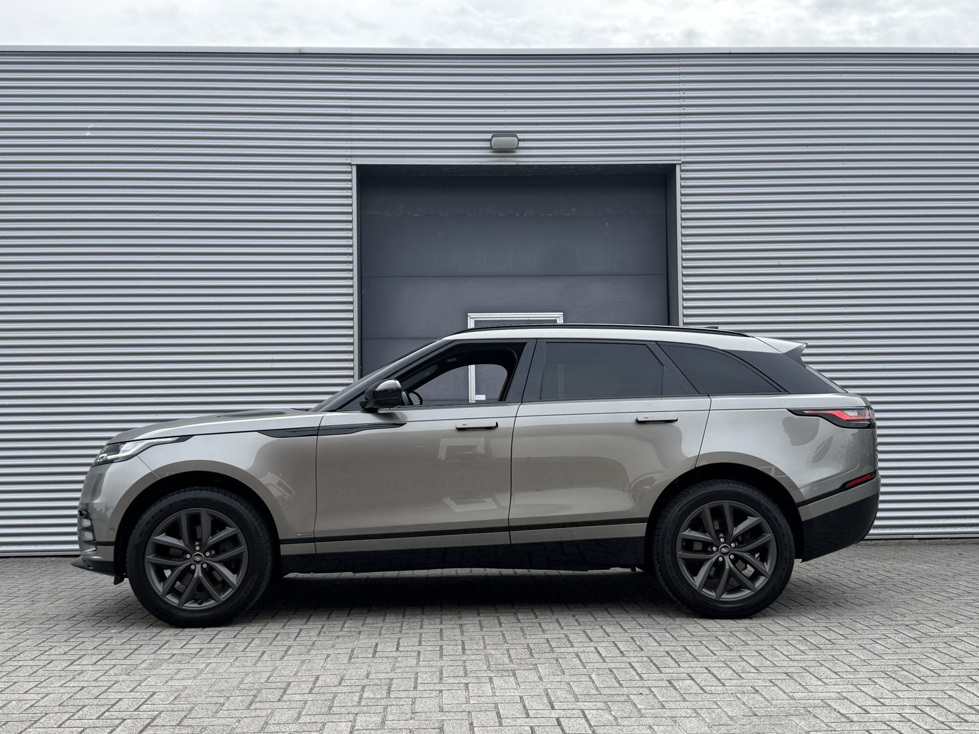 Land Rover Range Rover Velar 2.0 P300 Turbo AWD R-Dynamic HS, Automaat, Gebruikt, 4 cilinders, Range Rover Velar