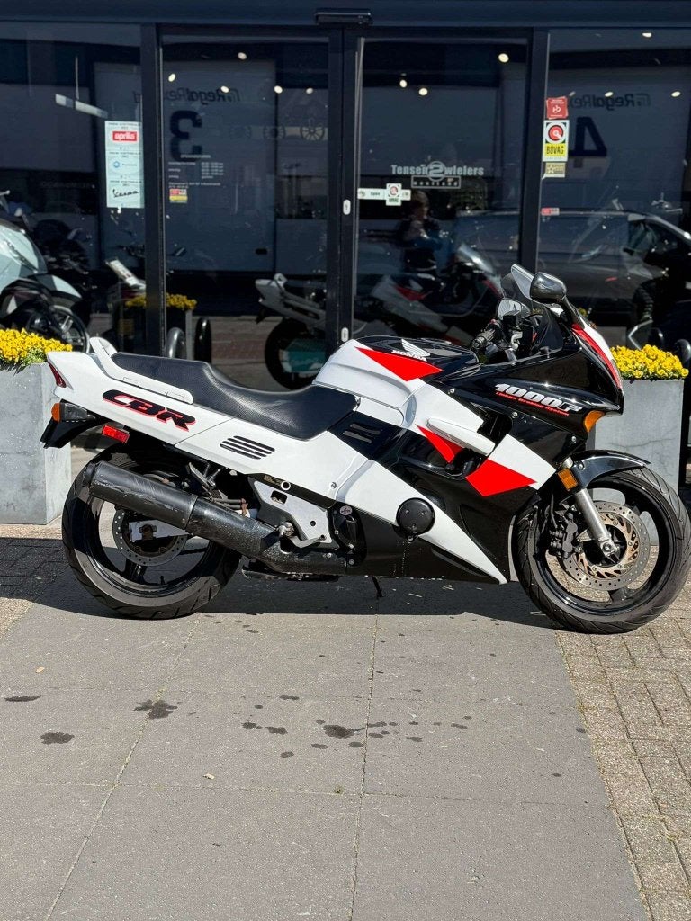 Honda CBR 1000 opknapper, Motoren, Motoren | Honda, Bedrijf, Super Sport, 4 cilinders, Minimaal motorrijbewijs A2, Handgeschakeld