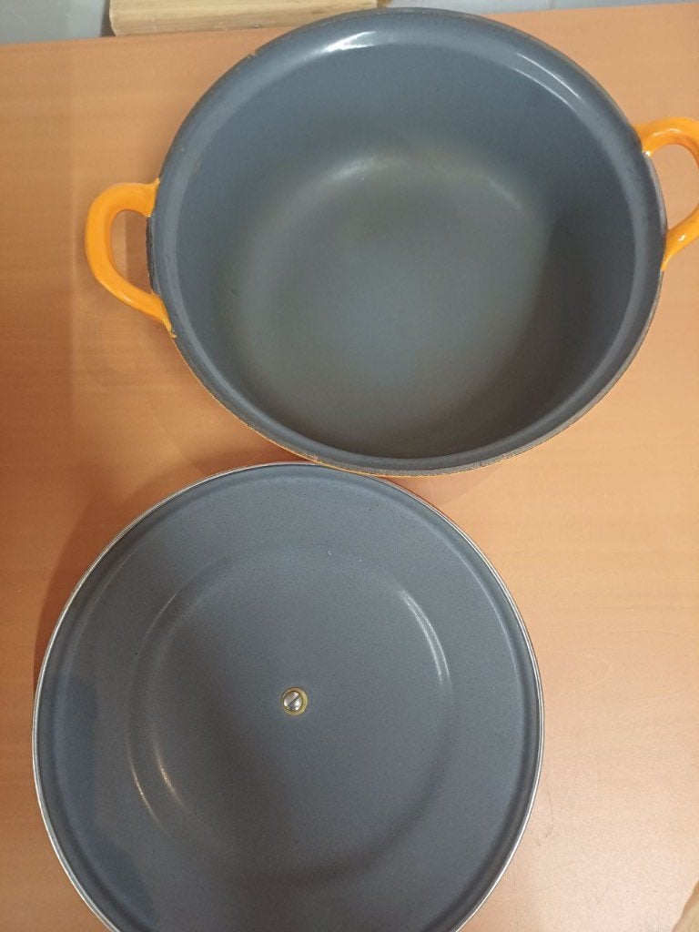 Le Creuset pan 24 cm Als Nieuw, Huis en Inrichting, Keuken | Potten en Pannen, -, Ophalen of Verzenden, Zo goed als nieuw, -
