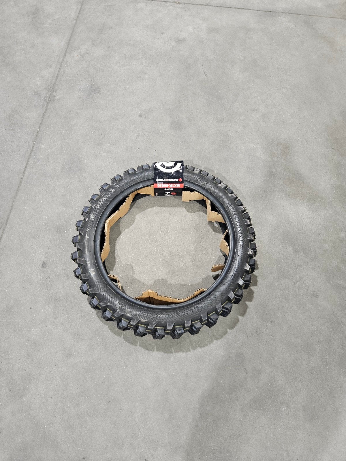 85cc rear Plews Tyre Mx1 hawkstone gp 90/100-16, Ophalen of Verzenden