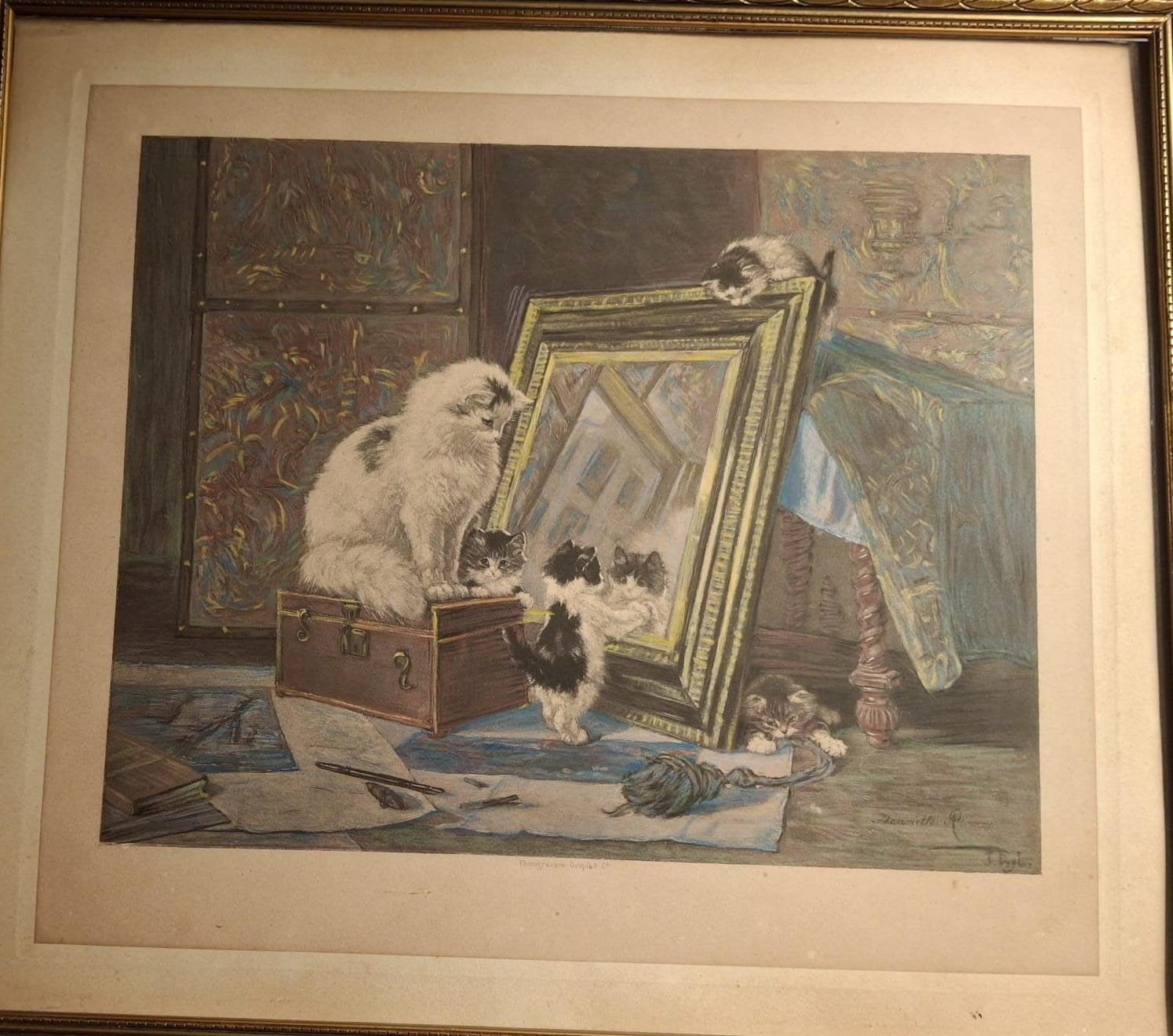 Antieke kleurenlitho: Kattenfamilie voor de spiegel, Antiek en Kunst, Kunst | Schilderijen | Klassiek, Ophalen of Verzenden, Klassiek