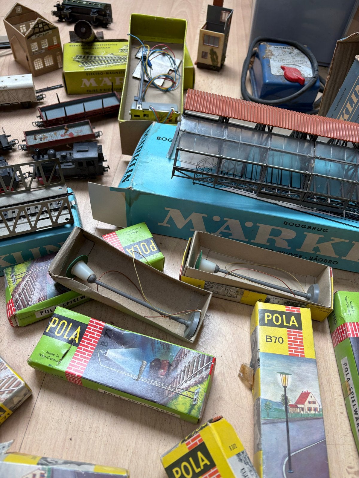 Verzameling modeltreinen, onderdelen en accessoires, Hobby en Vrije tijd, Modeltreinen | H0, Ophalen, Wisselstroom, Gebruikt, Locomotief