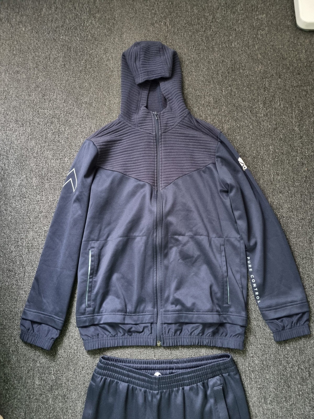Adidas trainingspak voor jongens, maat 164, Adidas, Sport- of Zwemkleding, Ophalen of Verzenden, Zo goed als nieuw
