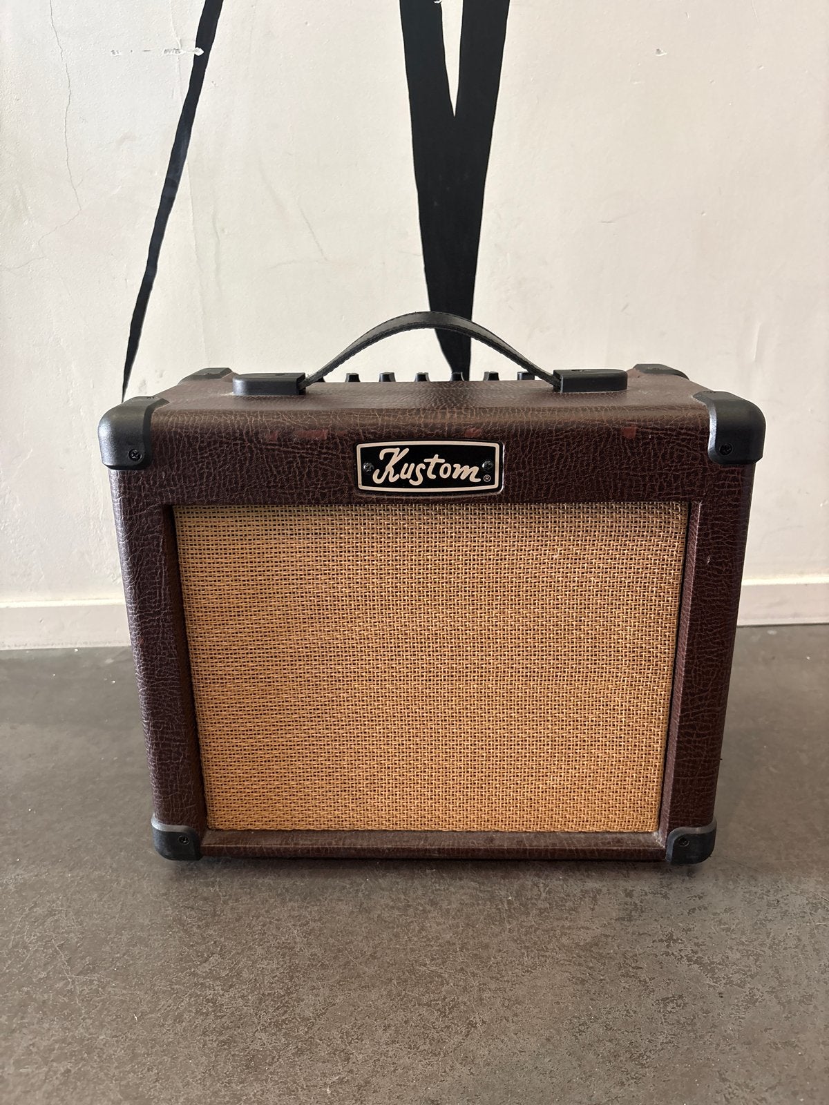 Kustom Sienna 16 Pro Akoestische Git. - ZOLDER - OPRUIMING, Muziek en Instrumenten, Ophalen, Gebruikt, Gitaar, Minder dan 50 watt