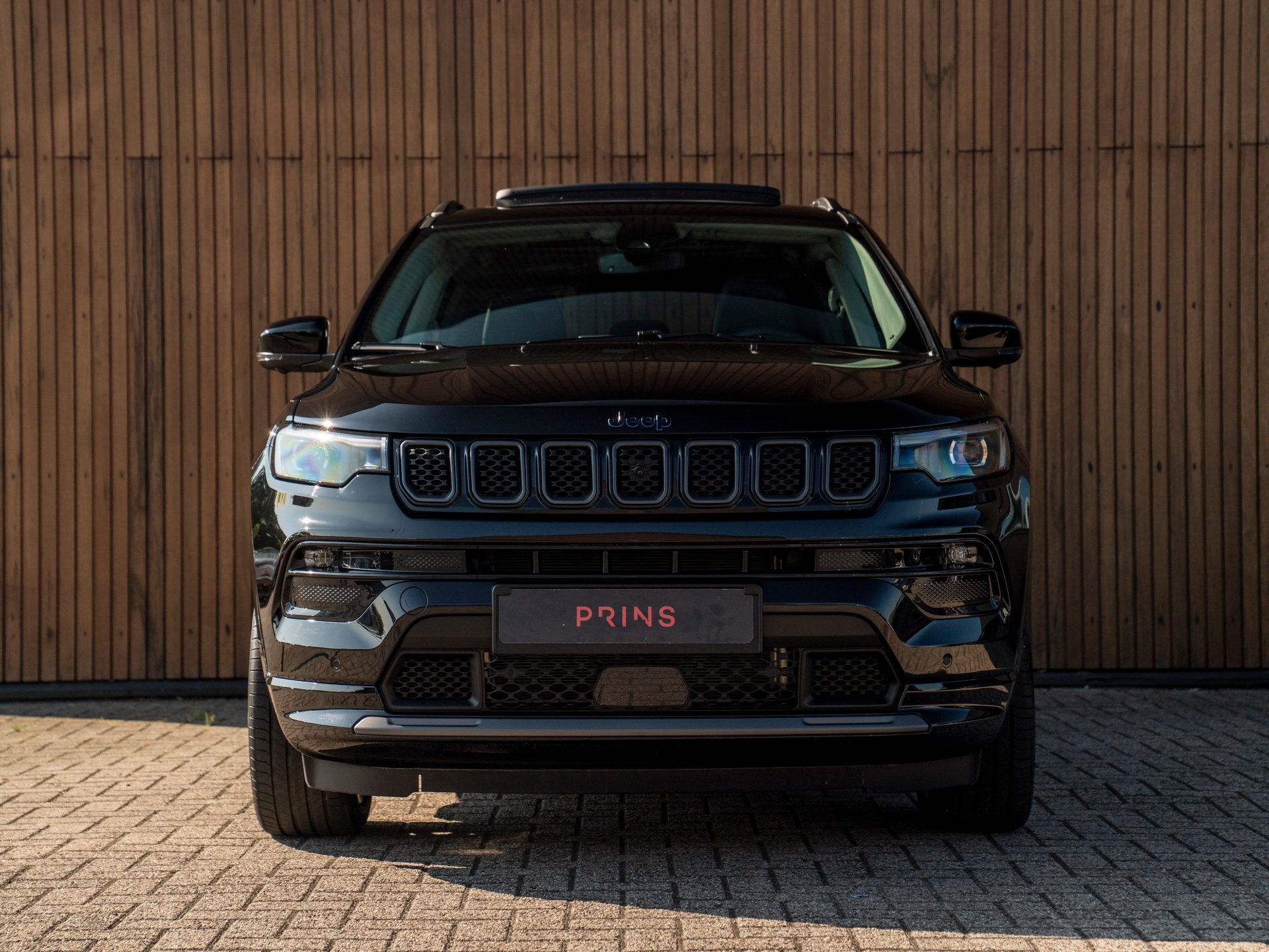 Jeep Compass 4xe 240pk Phev Summit | Pano-dak | Leder | Stoe, Auto's, Automaat, Dealer onderhouden, 4 cilinders, Zwart