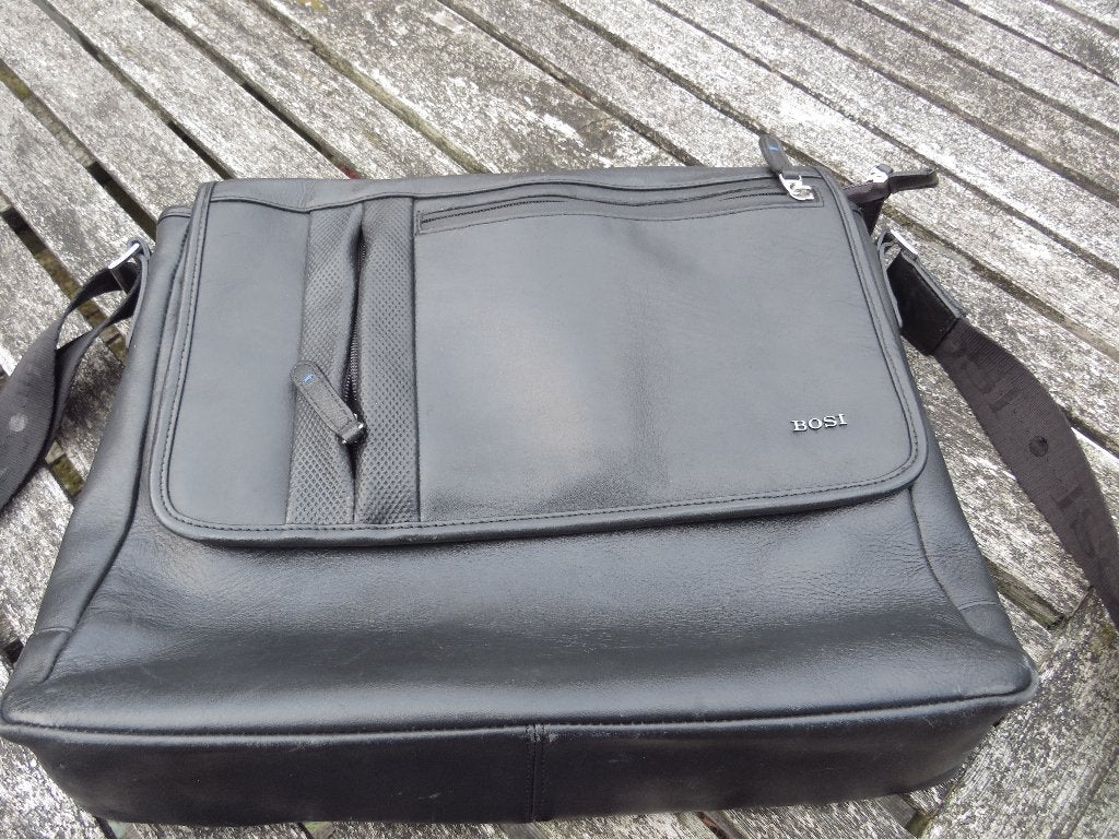 zwarte leren laptoptas van Bosi, Computers en Software, 12 inch of minder, Aktetas, Ophalen of Verzenden, Zwart
