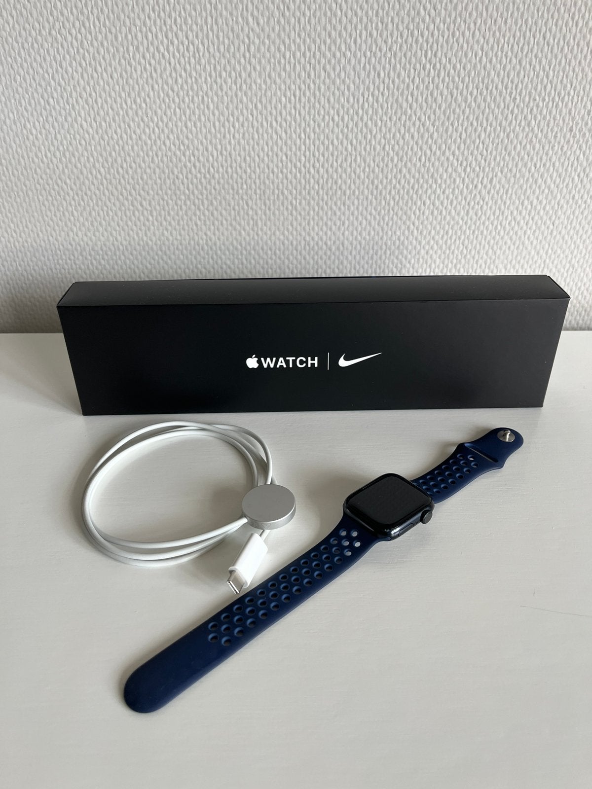 Apple Watch Series 7 Nike-editie, GPS, 41mm, Sieraden, Tassen en Uiterlijk, Smartwatches, Apple Watch ⌚️, Blauw, IOS, Ophalen of Verzenden