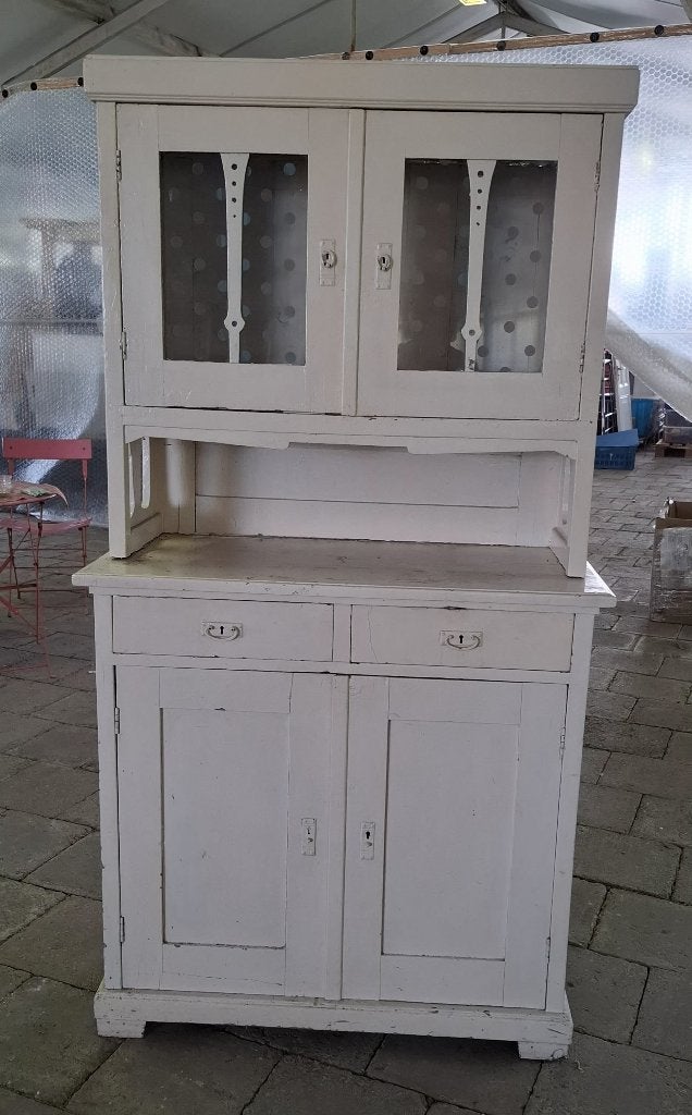 Keukenkast Hongaars, Ophalen