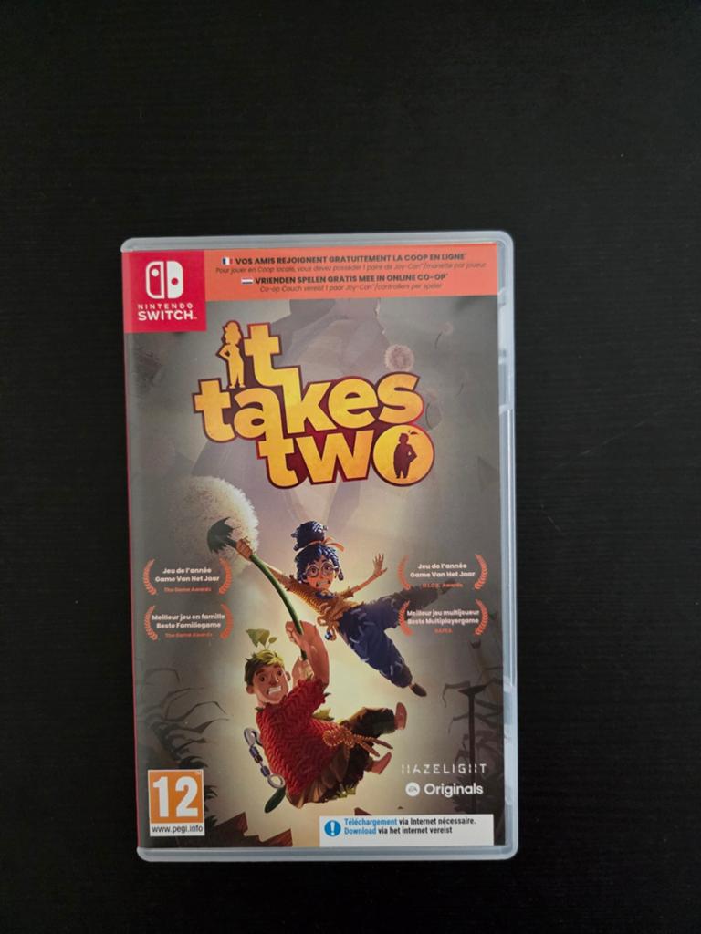 It Takes Two Nintendo Switch Game - Nieuwstaat, Spelcomputers en Games, Ophalen of Verzenden, Zo goed als nieuw, Met games