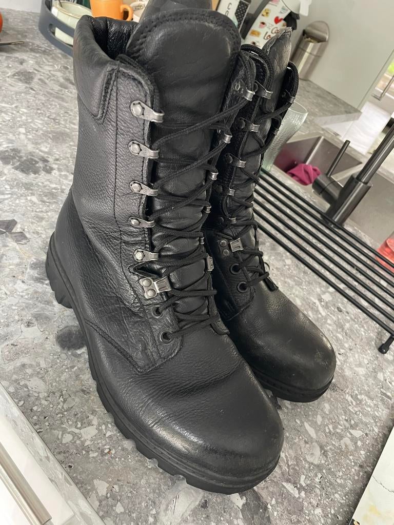 Mariniers / defensie zwarte kisten 46, Ophalen, Zo goed als nieuw