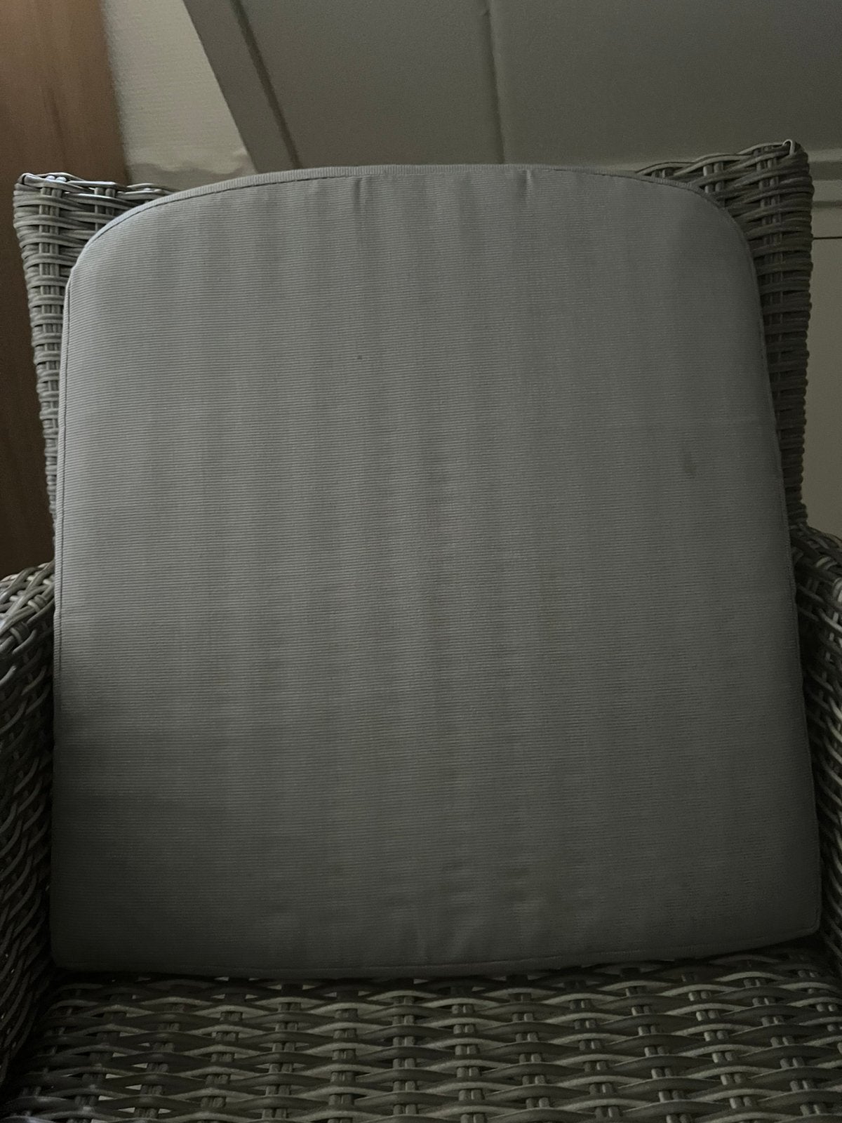 Rieten stoel met kussen, Huis en Inrichting, Stoelen, Ophalen, Bruin, Eén