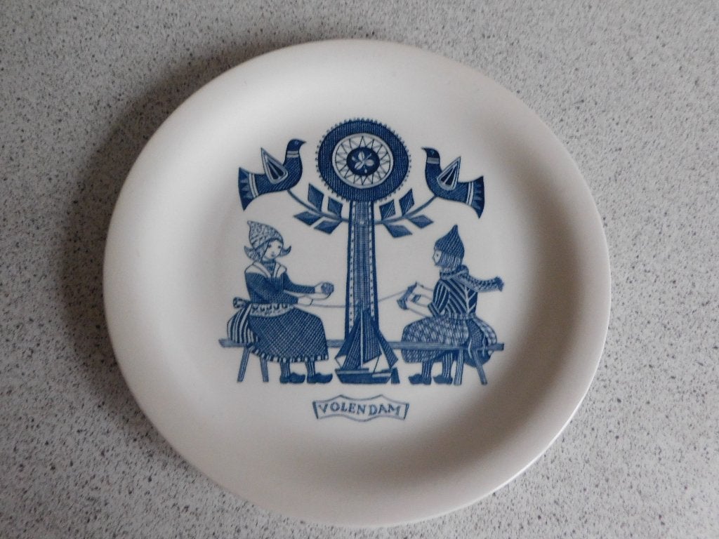 Bord Klederdracht Volendam Royal Sphinx Maastricht 20,5 cm, Ophalen of Verzenden