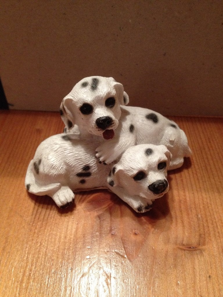 Beeld van 2 zwart met witte honden liggend.Dalmatier, Verzamelen, Ophalen, Zo goed als nieuw, Dier