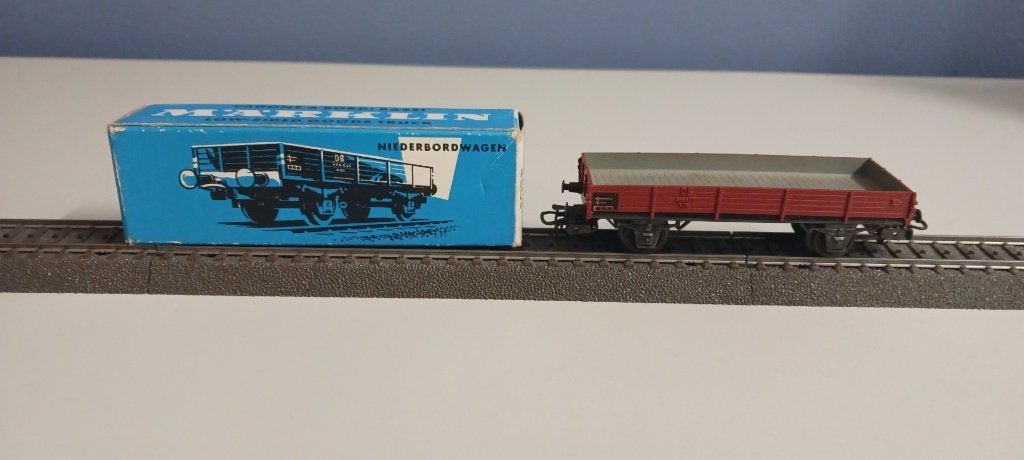 Marklin 4503: laagboordwagon in donkerblauwe OVP, Hobby en Vrije tijd, Wisselstroom, Gebruikt, Wagon, Ophalen of Verzenden