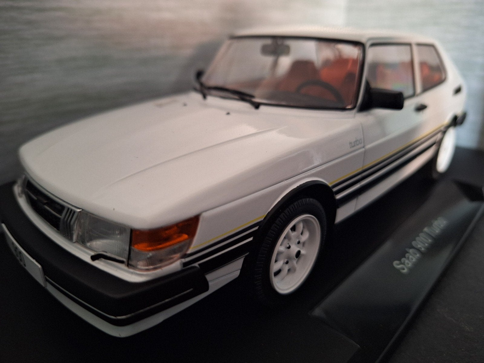 Saab 900 Turbo 1981 Schaal 1:18, Overige merken, MCG, Nieuw, Ophalen of Verzenden