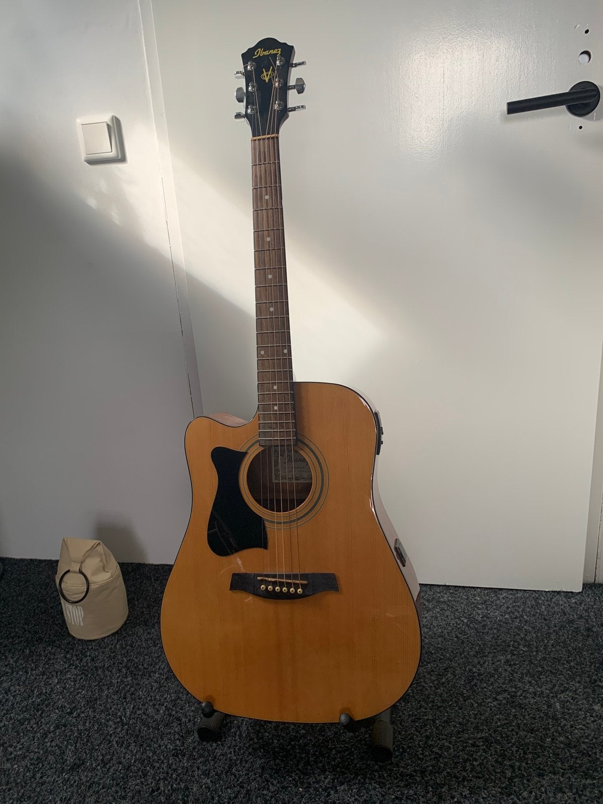 Linkshandige semi akoustische gitaar, Muziek en Instrumenten, Ophalen, Zo goed als nieuw, Western- of Steelstringgitaar, Met (piezo-)element
