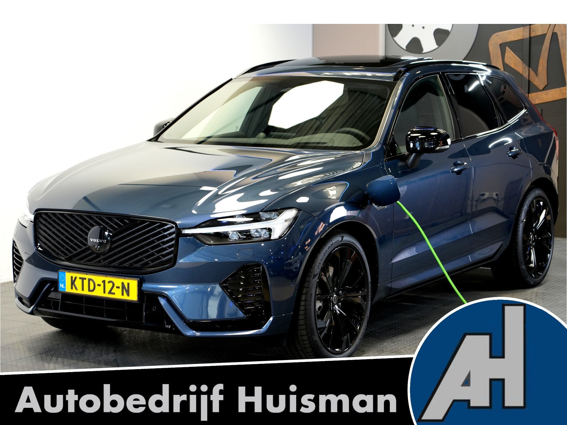 Volvo XC60 2.0 T8 AWD 299kW/407pk Aut8 MJ2027, NIEUW €88.6, Auto's, Automaat, Gebruikt, Euro 6, 1969 cc