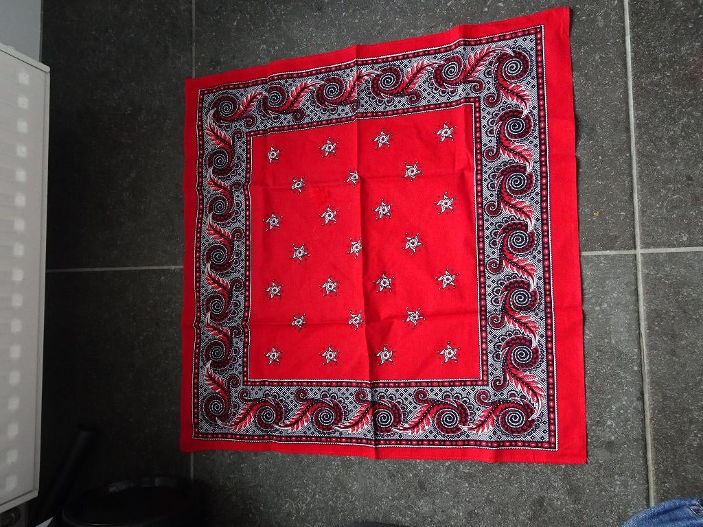 rode boerenzakdoek cowboy bandana 1xgedragen eigenlijk nieuw, Kleding | Heren, Carnavalskleding en Feestkleding, Ophalen of Verzenden