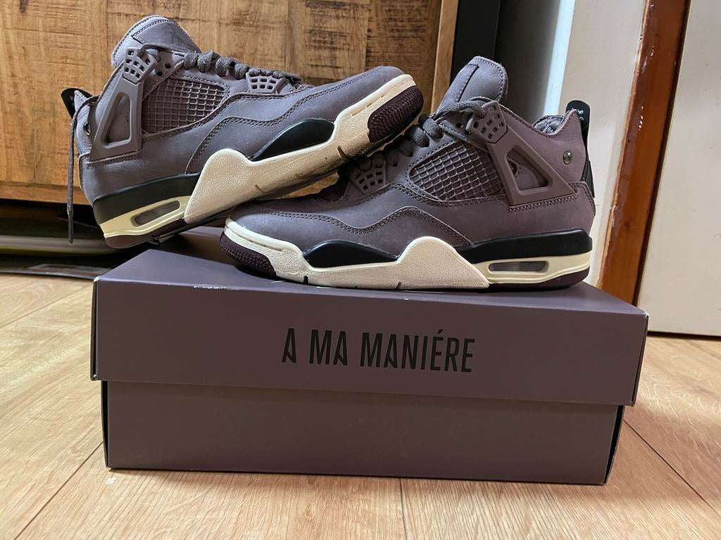 Jordan 4 a ma maniere, Bruin, Ophalen of Verzenden, Sneakers of Gympen, Zo goed als nieuw