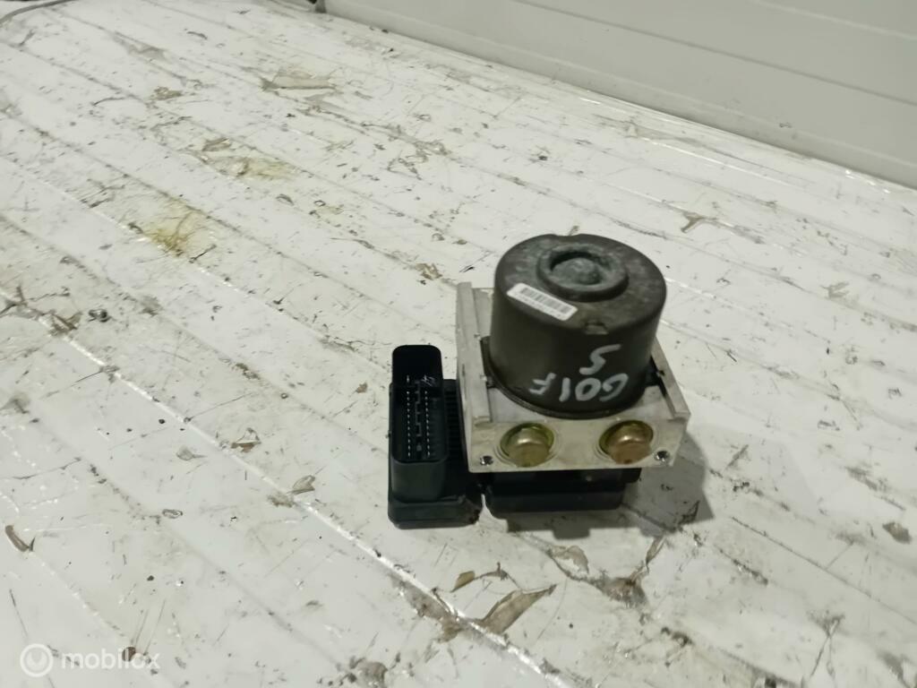 ABS pomp Volkswagen Golf 5 1K0907379N 1K0614117F, Ophalen of Verzenden, Gebruikt