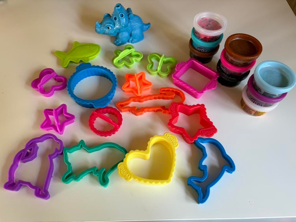 Play-doh klei set met vormpjes en dino nieuw, Ophalen of Verzenden, Zo goed als nieuw, Knutselen