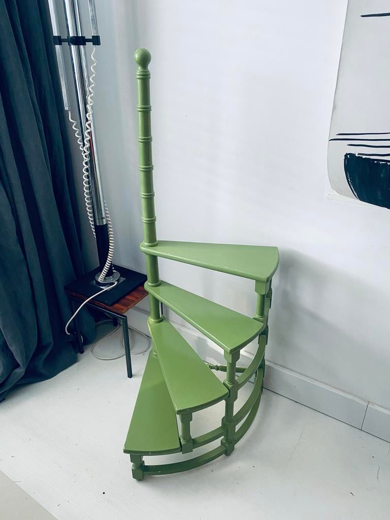 Antieke houten bibliotheektrap jaren 50, Ophalen