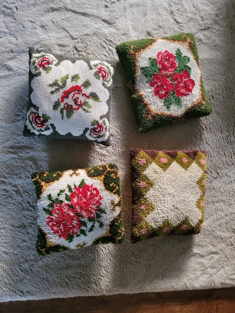 Vintage Kussentjes per stuk of in 1 koop, Ophalen of Verzenden, Gebruikt, Overige kleuren, Vierkant