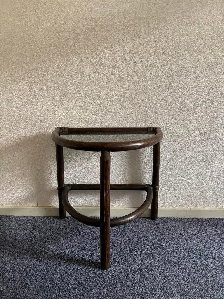 Vintage rotan/manou bijzettafel met rookglas, Ophalen