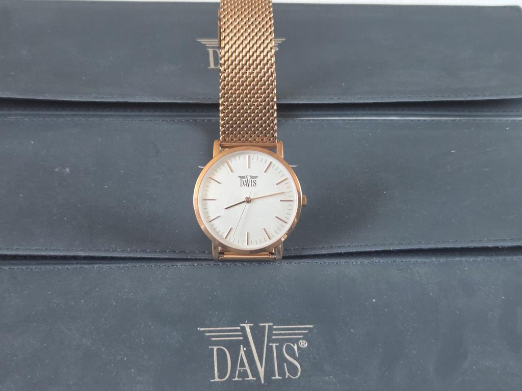 Merk Davis Horloge - Nieuwstaat, Batterij Leeg, Overige merken, Polshorloge, Ophalen of Verzenden, Zo goed als nieuw