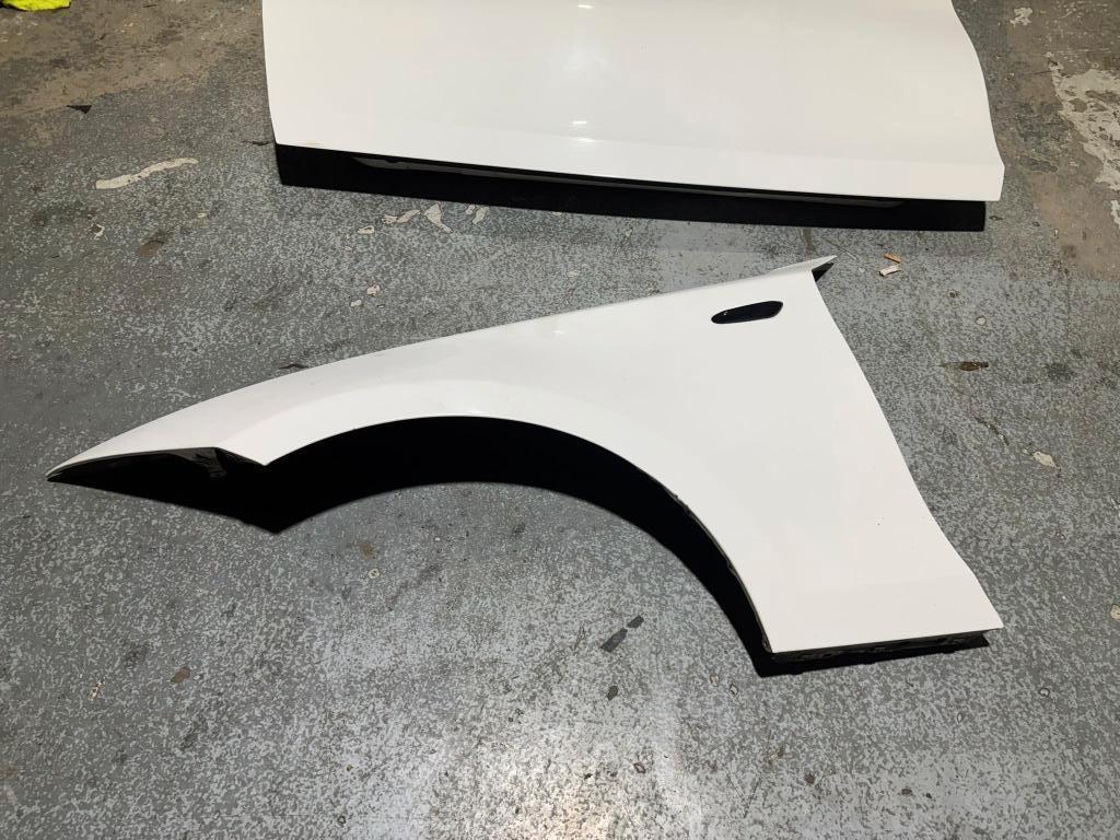 Voorscherm links voor bmw 1-serie E87,E81 Alpinweiss 300, Gebruikt, Bmw, Links, Bmw