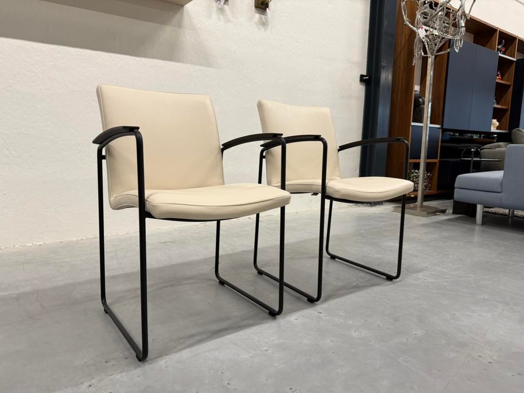 2 Nieuw Leolux Talos eetkamerstoelen Raffino leer Stoel