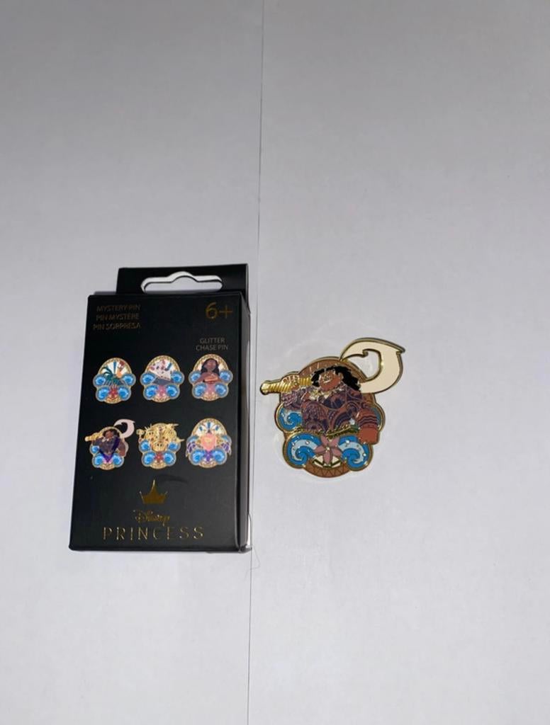 Disney loungefly pin vaiana Maui, Verzamelen, Ophalen of Verzenden, Zo goed als nieuw