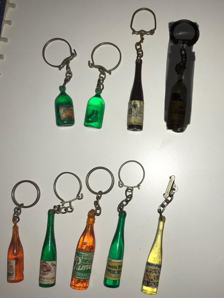 Vintage sleutelhanger, flesje anjou,pumo,wijn,riedel, e.a., Ophalen of Verzenden, Zo goed als nieuw