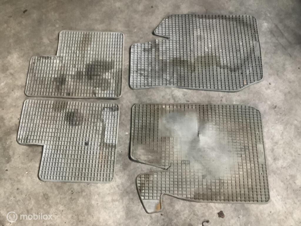 Opel Kadett D grijs rubbere mattenset origineel, Auto-onderdelen, Interieur en Bekleding, Gebruikt, Ophalen of Verzenden