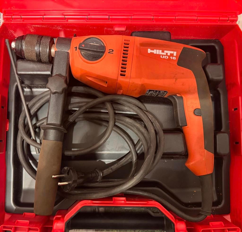 Hilti schroef en boormachine, Doe-het-zelf en Verbouw, Gereedschap | Boormachines, Zo goed als nieuw, Boormachine, Ophalen of Verzenden