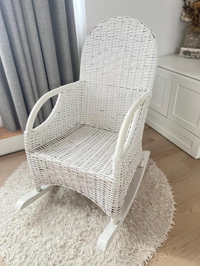 Rotan schommelstoel van babypark. ( nieuw 200,-), Ophalen, Zo goed als nieuw, Stoel(en)