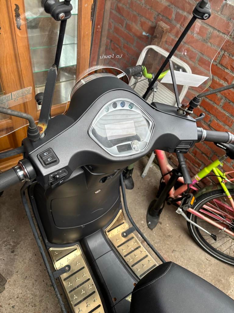 Elektrische scooter (defecte accu), Fietsen en Brommers, Scooters | Yamaha, Gebruikt, Overige modellen, Maximaal 25 km/u, Elektrisch