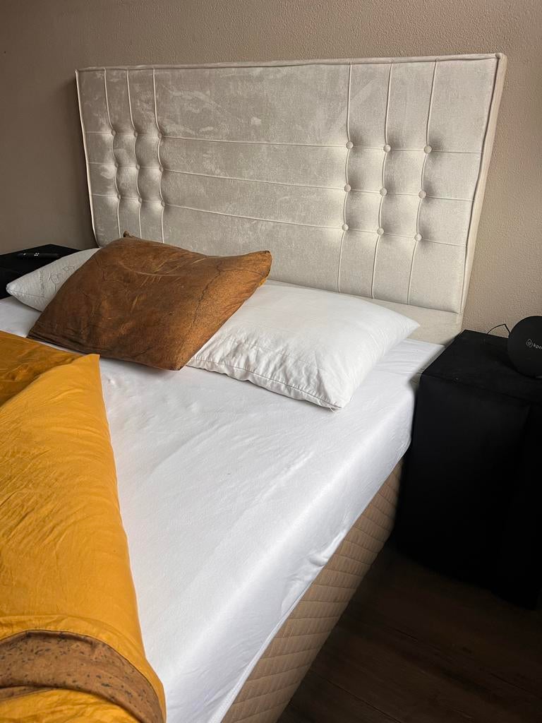 Mooie boxspring, Ophalen, Beige, Tweepersoons, Zo goed als nieuw