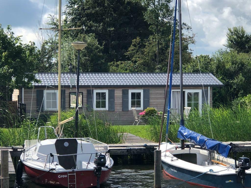 Heerlijk vakantiehuisje in Grou aan het water. (4 pers), 2 slaapkamers, Recreatiepark, Friesland, Chalet, Bungalow of Caravan
